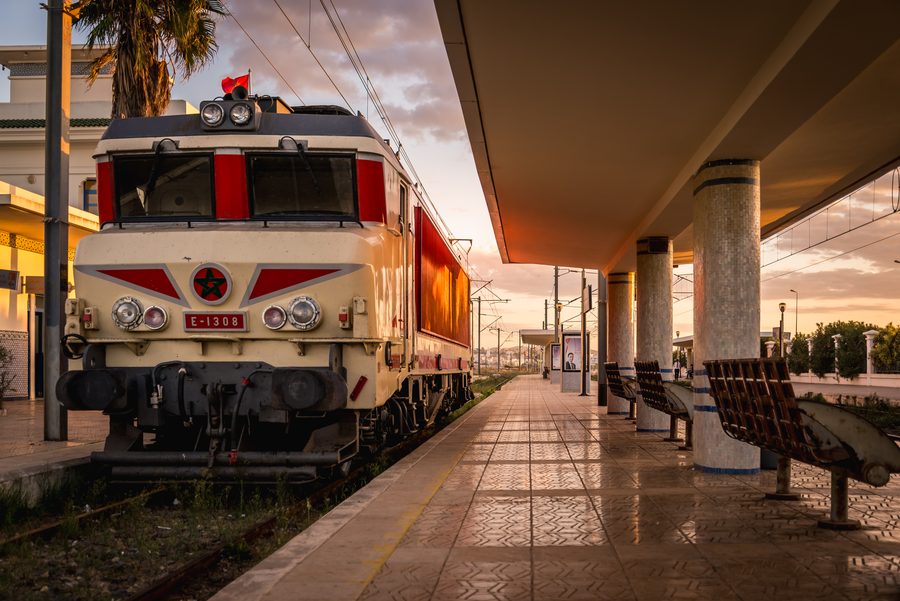 Train ONCF en gare
